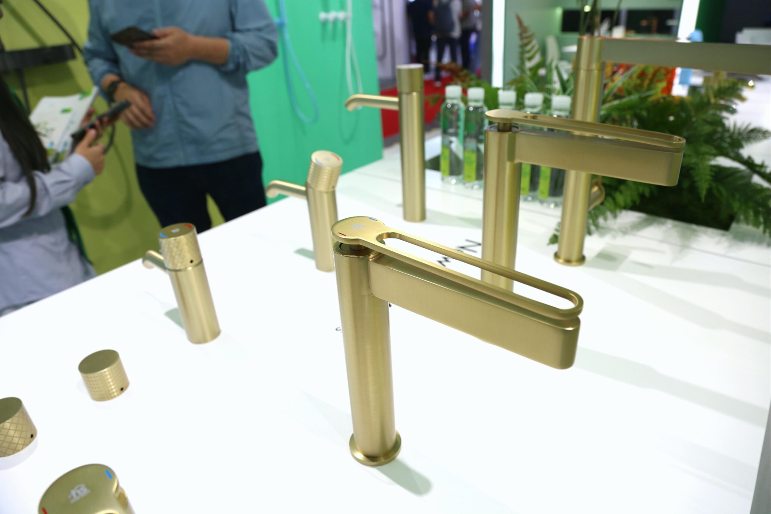 Homeshow Exhibition – Customers Explore Runway Series Faucets